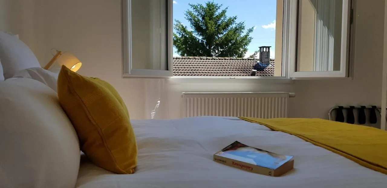 Bed & Breakfast Chambres d'hôtes Gite Grange Debout Beynost