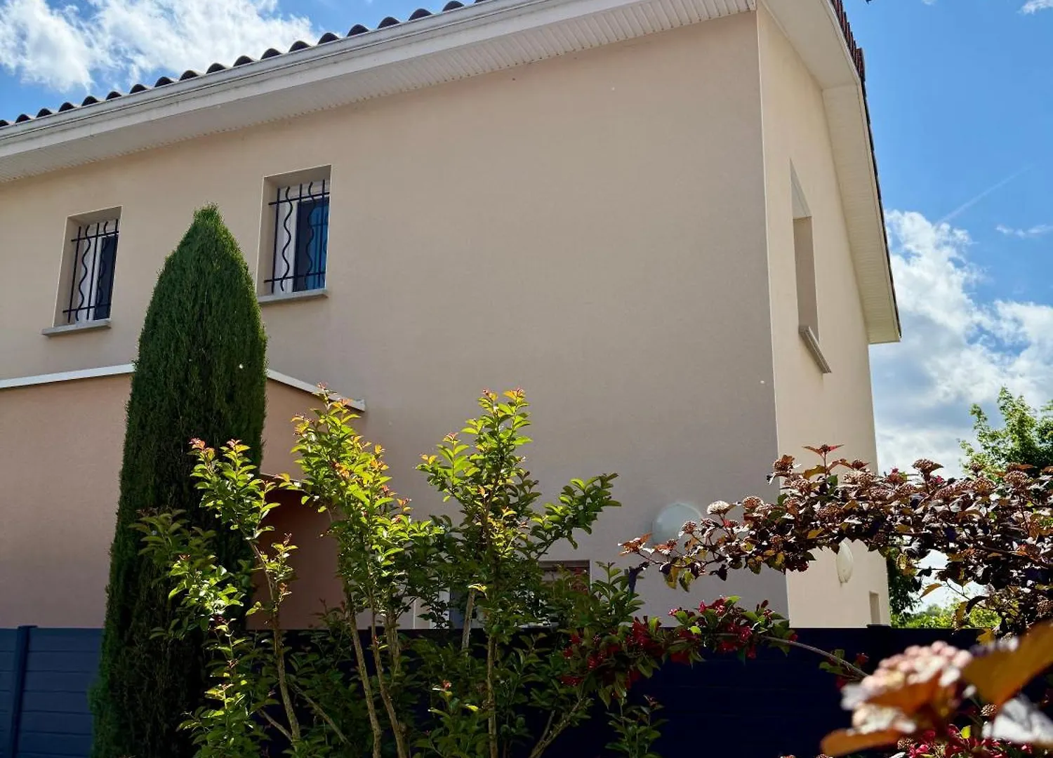Chambres d'hôtes Gite Grange Debout Beynost Bed & Breakfast