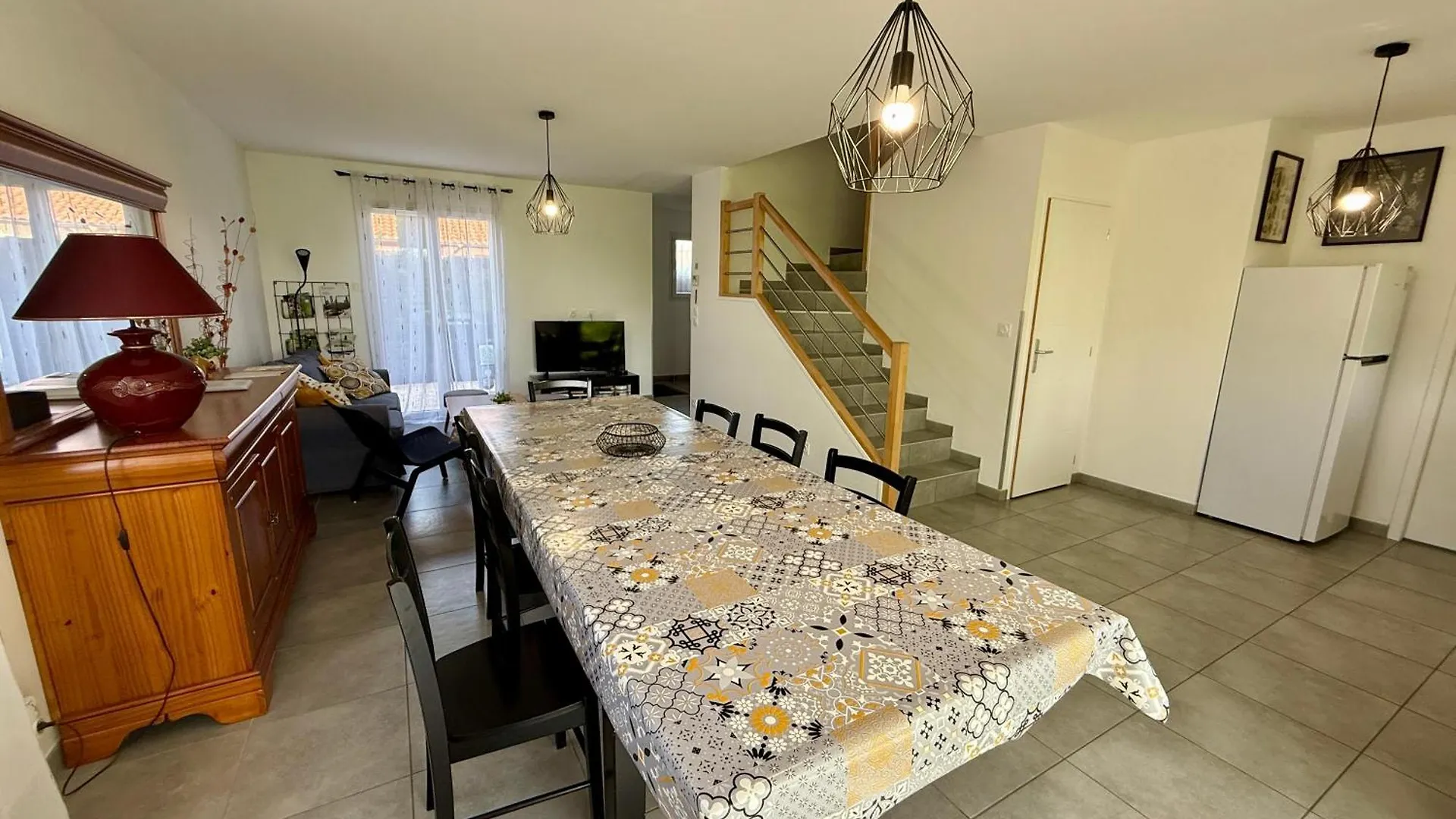 Chambres d'hôtes Gite Grange Debout Beynost 3*,