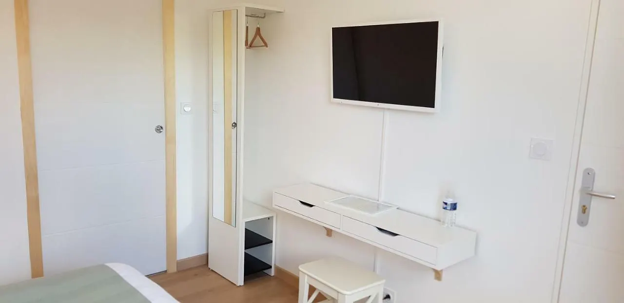 Chambres d'hôtes Gite Grange Debout Beynost 3*,