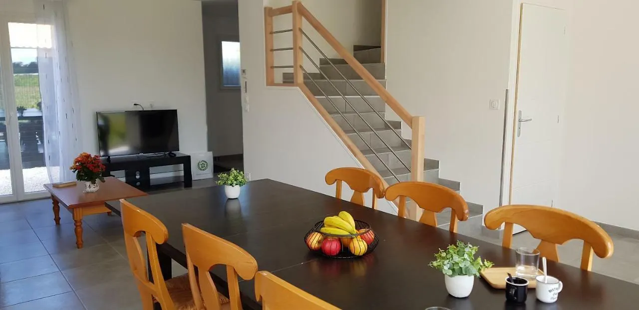 Chambres d'hôtes Gite Grange Debout Beynost 3*,