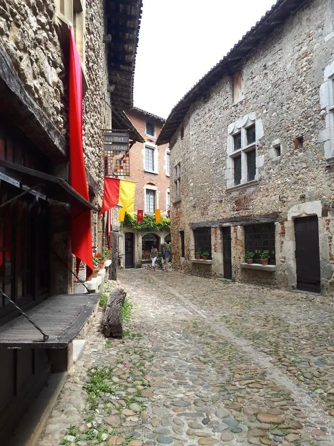 Chambres d'hôtes Gite Grange Debout Beynost Bed & Breakfast