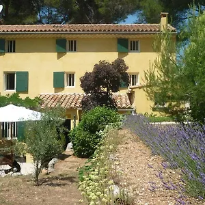 Des Aludes Bed & Breakfast La Destrousse